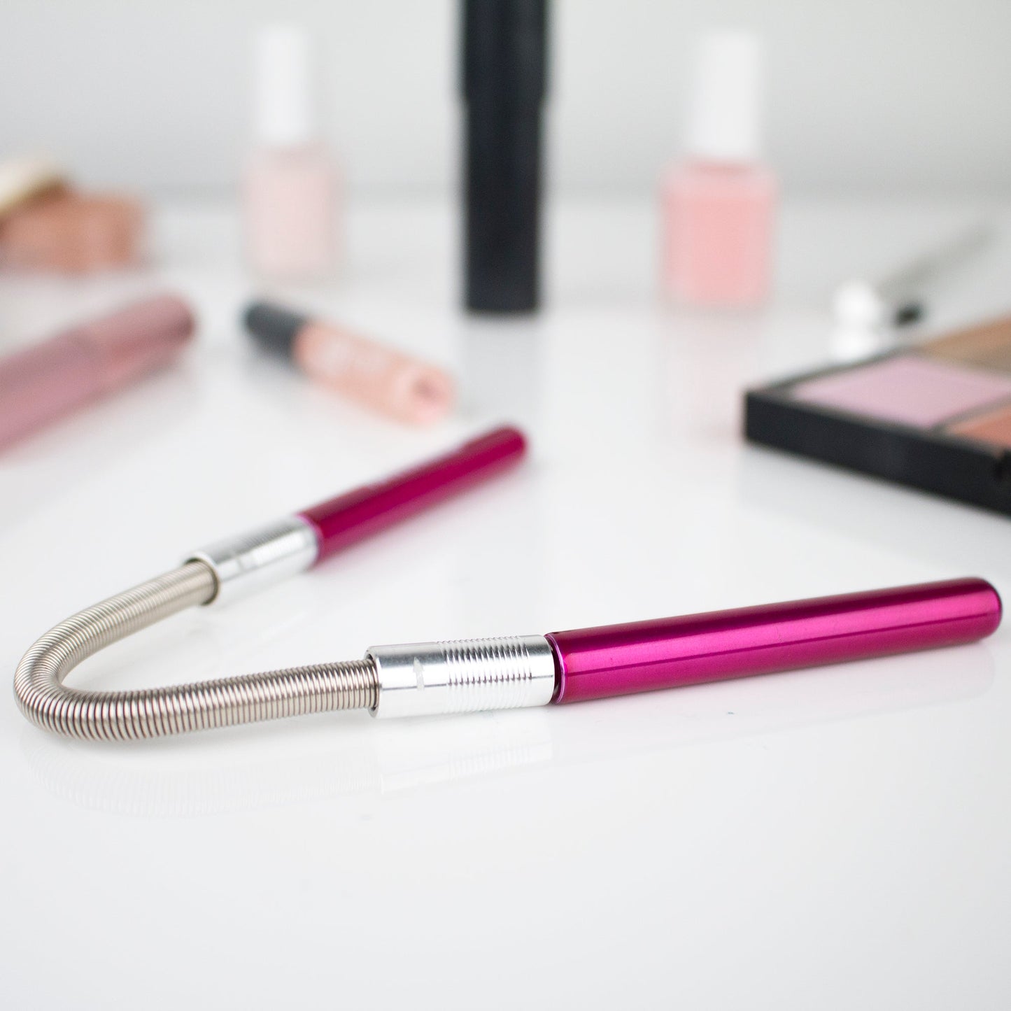 Smooth Finish Facial Hair Remover Pink  (Comes With Free Tweezerette)