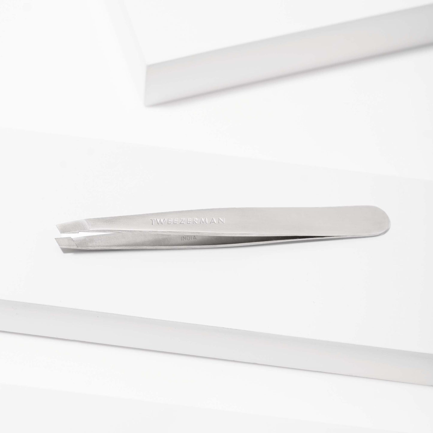 Classic Slant Tweezer