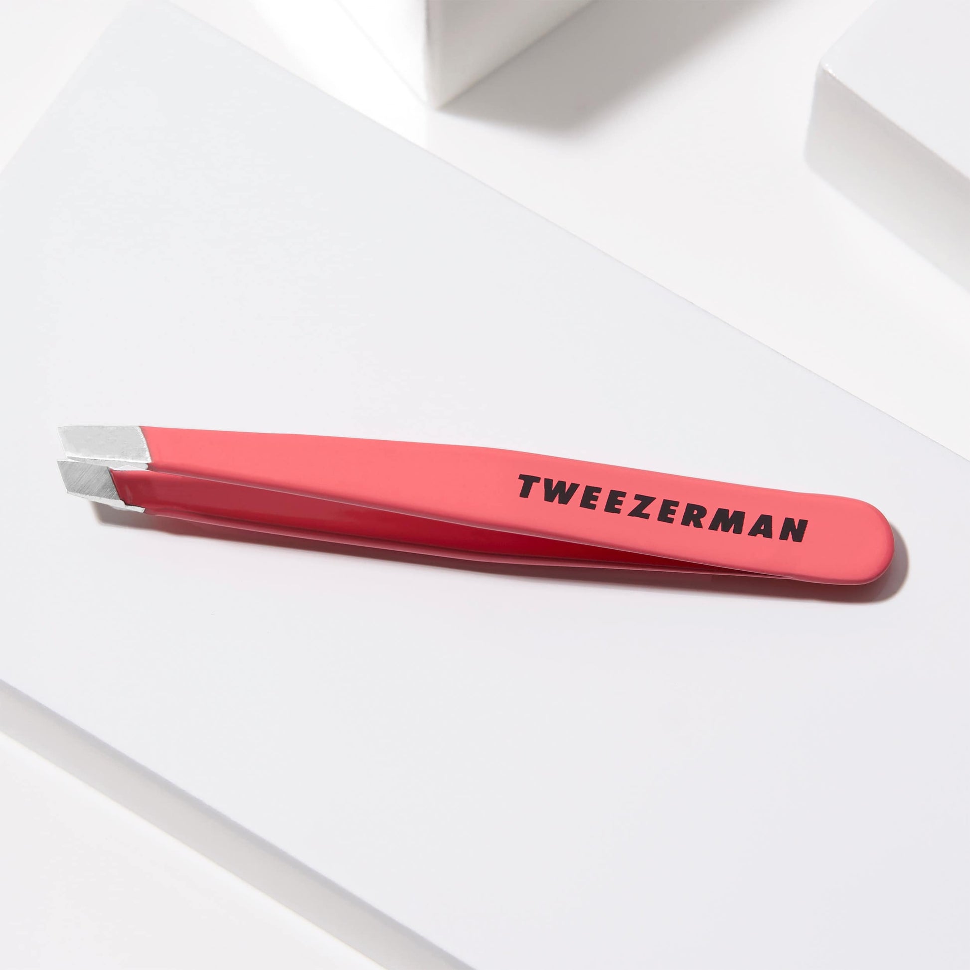 Geranium Mini Slant Tweezer